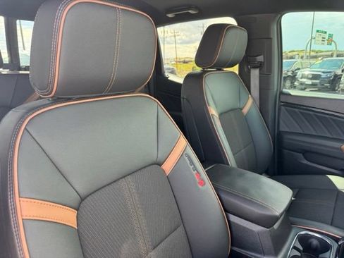 Certified 2025 GMC Canyon AT4 AWD/4WD image 28