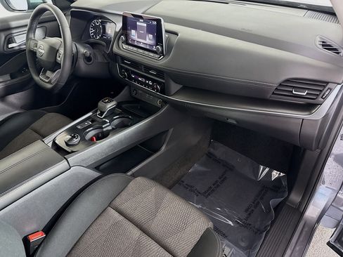 Used 2026 Nissan Rogue SV image 30