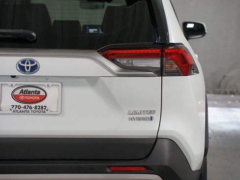 Used 2024 Toyota RAV4 Limited image 10