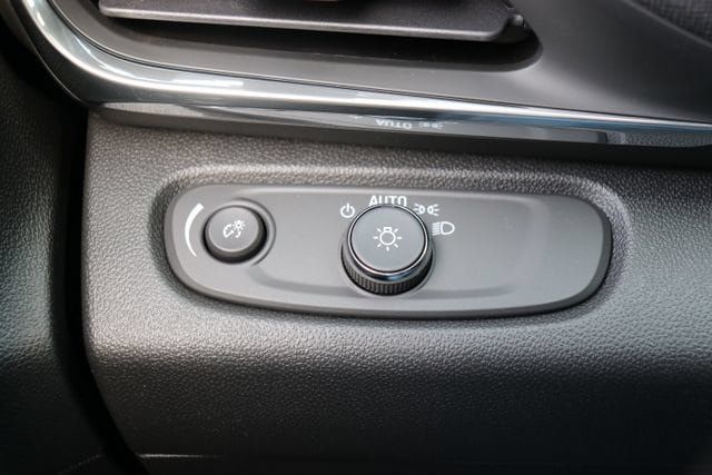New 2026 Buick Envista Sport Touring FWD image 18