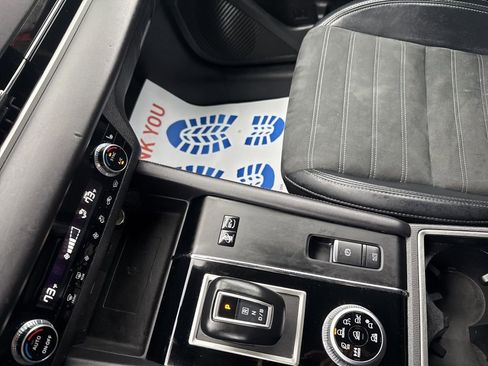 Used 2024 Mitsubishi Outlander SE image 33