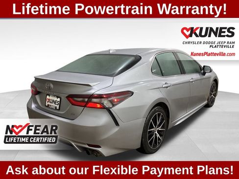 Used 2024 Toyota Camry SE image 7