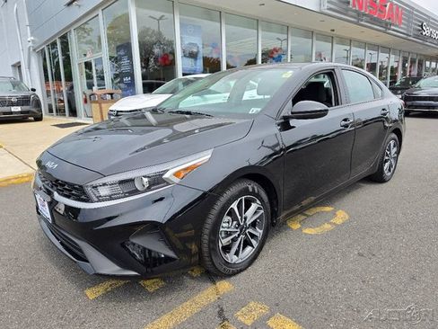 Certified 2023 Kia Forte LXS FWD image 1