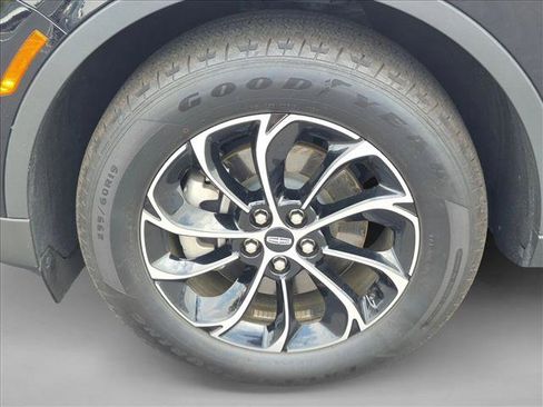 Used 2024 Lincoln Nautilus Premier w/ Equipment Group 102A AWD/4WD image 10