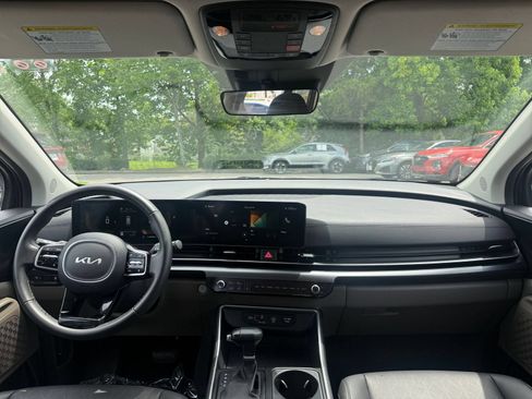 Used 2026 Kia Carnival FWD image 31