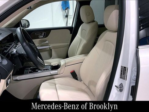 Used 2023 Mercedes-Benz GLB 250 4MATIC image 10