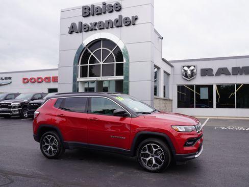 Used 2026 Jeep Compass Limited AWD/4WD image 1