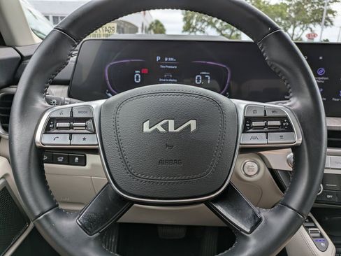 Certified 2024 Kia Telluride EX FWD image 24