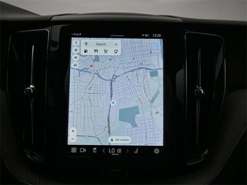 Used 2025 Volvo XC60 B5 Plus image 13