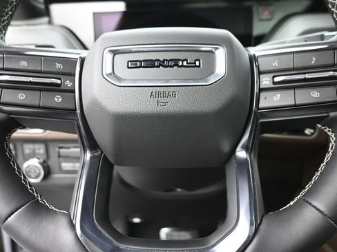 Used 2026 GMC Yukon Denali Ultimate AWD/4WD image 28
