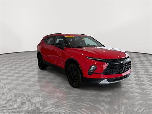Certified 2024 Chevrolet Blazer LT w/ Convenience Package image 2