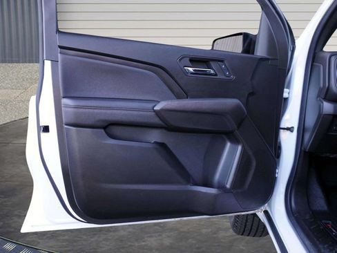 Used 2024 Chevrolet Colorado LT w/ LT Convenience Package AWD/4WD image 15
