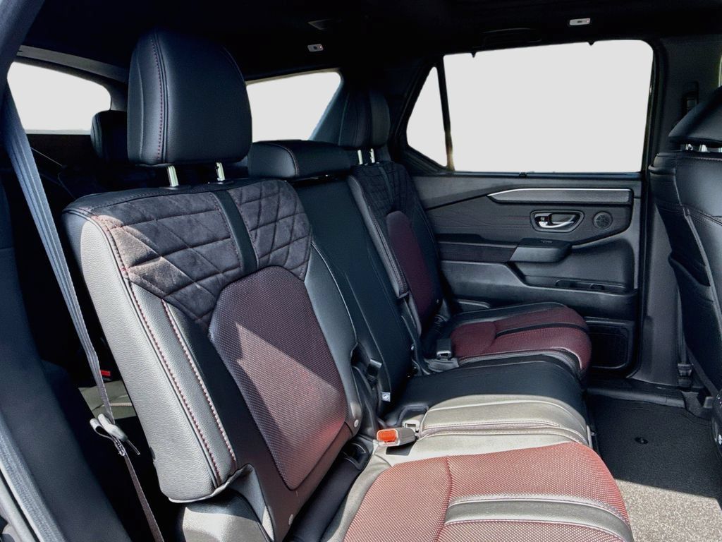 New 2026 Honda Pilot Black Edition image 31