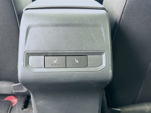 Used 2019 Volkswagen Jetta SEL w/ Cold Weather Package image 16