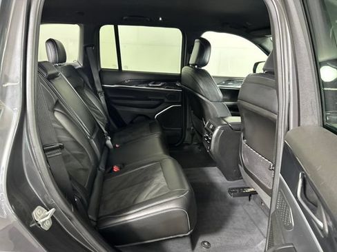 Used 2022 Jeep Grand Cherokee Trailhawk AWD/4WD image 30