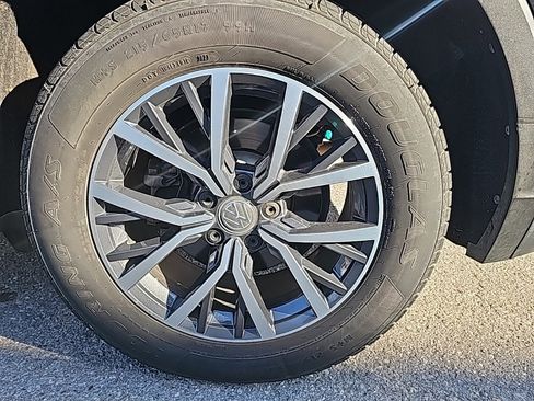 Used 2019 Volkswagen Tiguan SE image 29