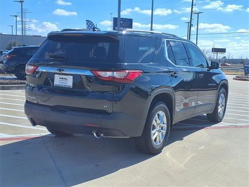 Used 2020 Chevrolet Traverse LT w/ Driver Confidence II Package image 4
