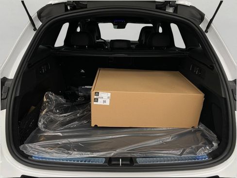 New 2026 Mercedes-Benz GLC 300 4MATIC image 6