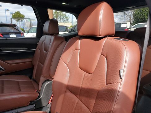 Used 2024 Kia Telluride SX image 11