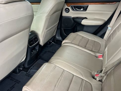Used 2019 Honda CR-V Touring image 4