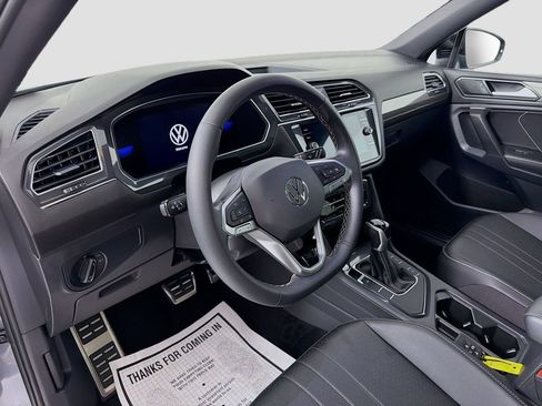 Certified 2023 Volkswagen Tiguan SE R-Line FWD image 9