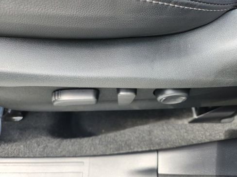 Used 2023 Subaru Forester Limited image 31