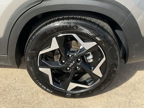 Used 2025 Kia Seltos S image 10