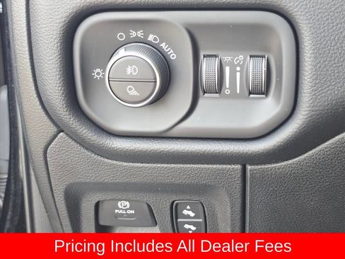 Used 2019 RAM 1500 Laramie RWD image 25