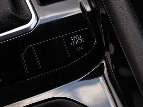 Used 2025 Jeep Compass Limited AWD/4WD image 19