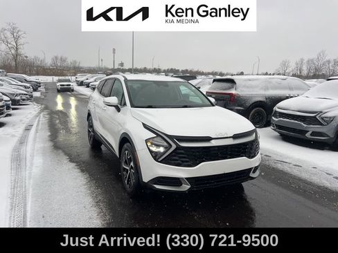 Certified 2023 Kia Sportage EX image 3