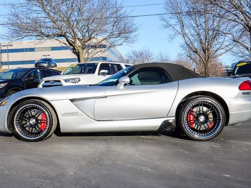 Used 2004 Dodge Viper SRT-10 image 4