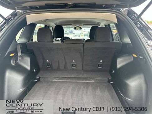 Used 2019 Jeep Cherokee Latitude w/ Popular Appearance Group AWD/4WD image 7