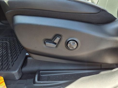 New 2026 Chrysler Pacifica Limited AWD/4WD image 23