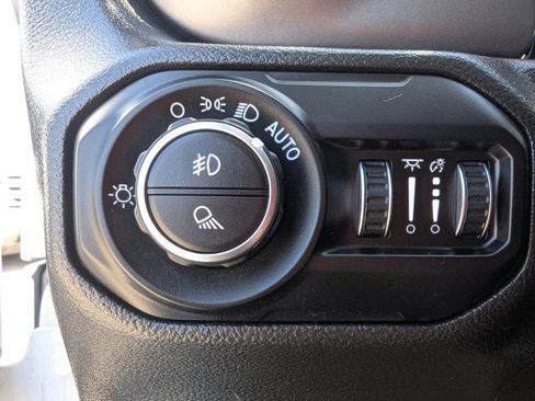 Used 2021 Jeep Gladiator Sport AWD/4WD image 15