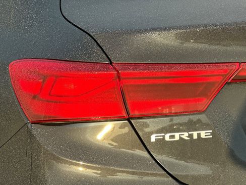 Used 2024 Kia Forte LXS image 28