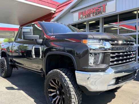 Used 2020 Chevrolet Silverado 2500 LTZ w/ LTZ Texas Edition image 16