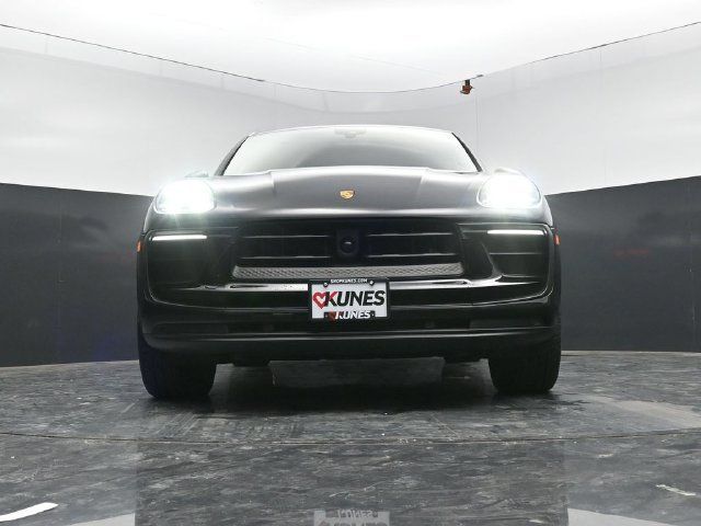 Used 2025 Porsche Macan AWD/4WD image 51