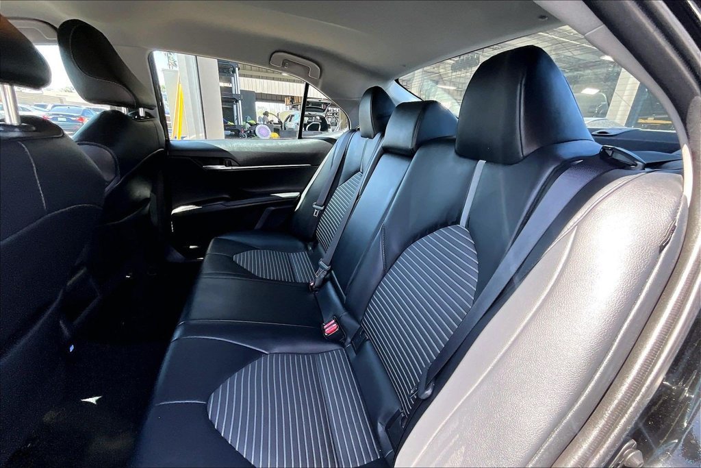 Used 2023 Toyota Camry SE FWD image 16