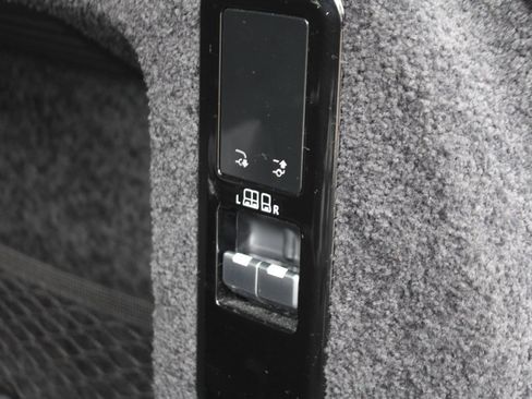 Certified 2023 Land Rover Range Rover SE image 37