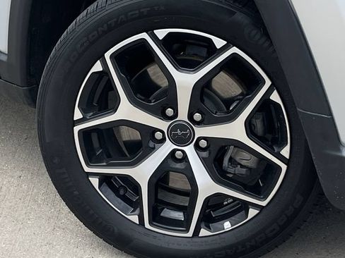 Used 2025 Jeep Compass Limited AWD/4WD image 10