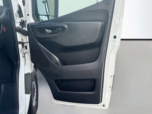 Used 2021 Mercedes-Benz Sprinter 1500 image 20