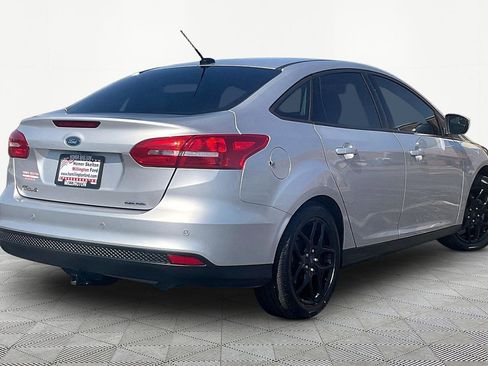 Used 2016 Ford Focus SE w/ Equipment Group 201A image 11