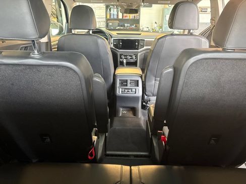 Used 2019 Volkswagen Atlas SEL R-Line AWD/4WD image 6