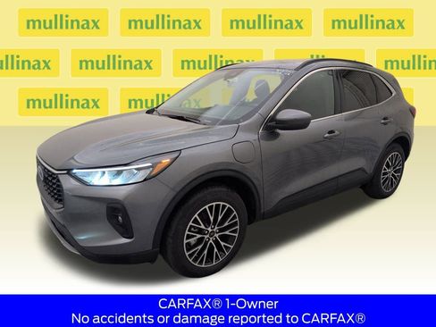 Used 2025 Ford Escape SE image 12