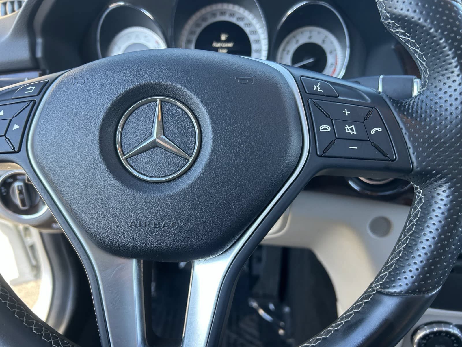 Used 2015 Mercedes-Benz GLK 350 2WD image 29