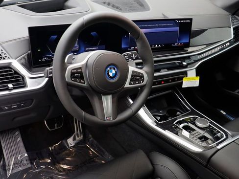 New 2026 BMW X5 xDrive50e w/ M Sport Package AWD/4WD image 7