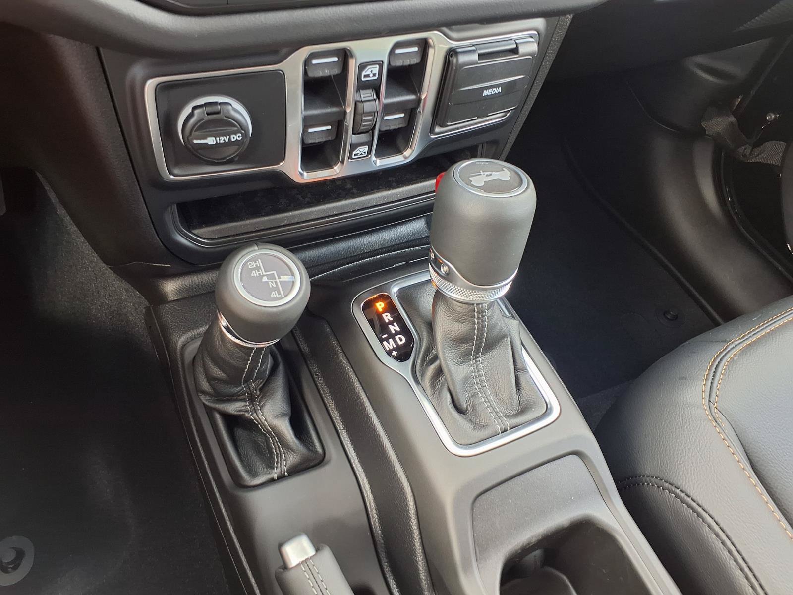 New 2026 Jeep Wrangler Unlimited Sahara AWD/4WD image 18