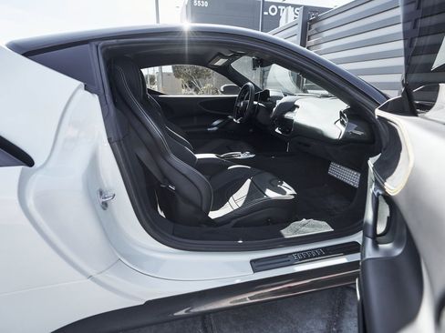 Used 2023 Ferrari SF90 Stradale image 34