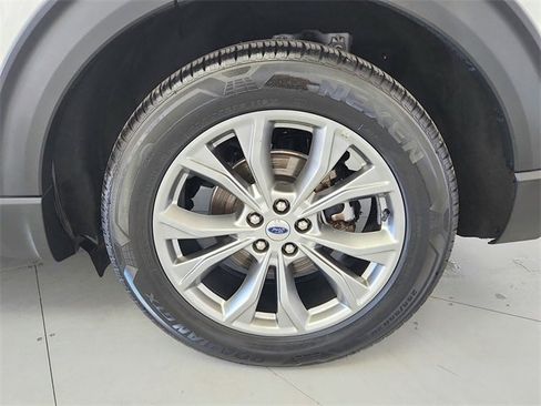 Used 2022 Ford Explorer Limited image 53