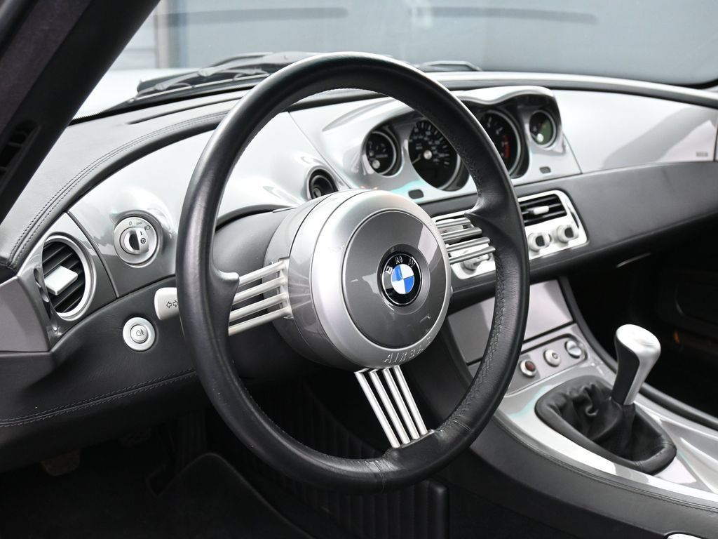 Used 2001 BMW Z8 RWD image 17